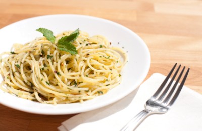 receita de esparguete salteada com azeite